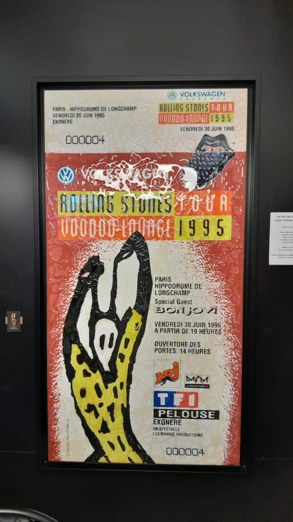 CETTE OEUVRE EST DISPONIBLE A L'ATELIER / Ticket Voodoo lounge 1995 - The Rolling Stones / OEUVRE DE 80 X 150 CM ENCADRÉE  / TARIF TAXES COMPRISES DONT 20% DE TVA EN FRANCE / 5.5% EN EUROPE / TARIF NET POUR LES PAYS HORS C.E.E ( EUROPE )