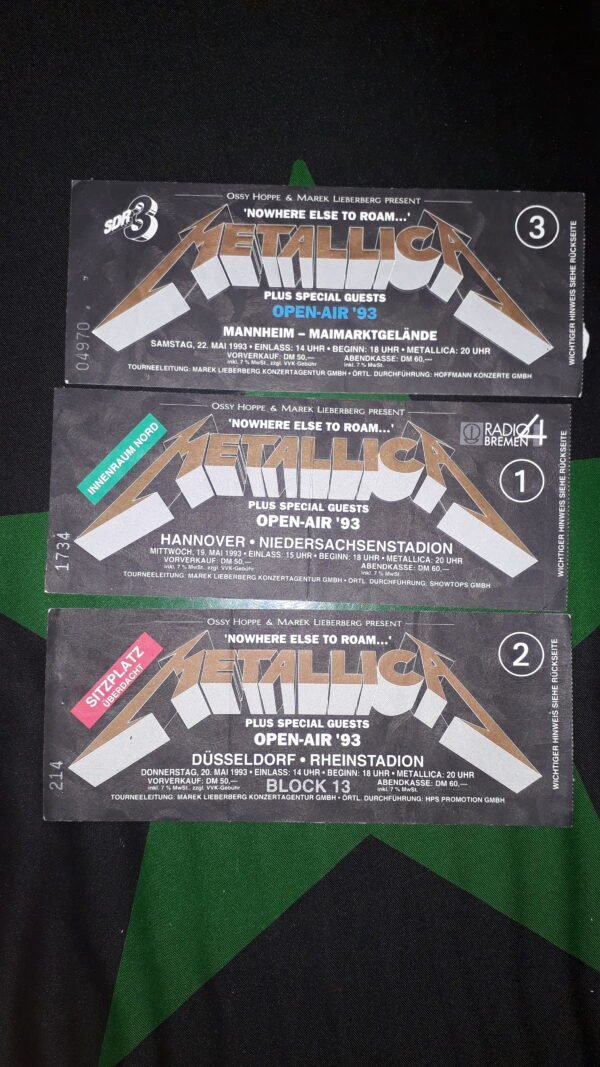 Ticket Metallica Black Album Tour Europe 1993 / OEUVRE DE 80 X 178 CM  ENCADRÉE / 4 CHOIX POSSIBLES / TARIF TAXES COMPRISES DONT 20% DE TVA EN FRANCE / 5.5% EN EUROPE / TARIF NET POUR LES PAYS HORS C.E.E ( EUROPE ) – Image 3
