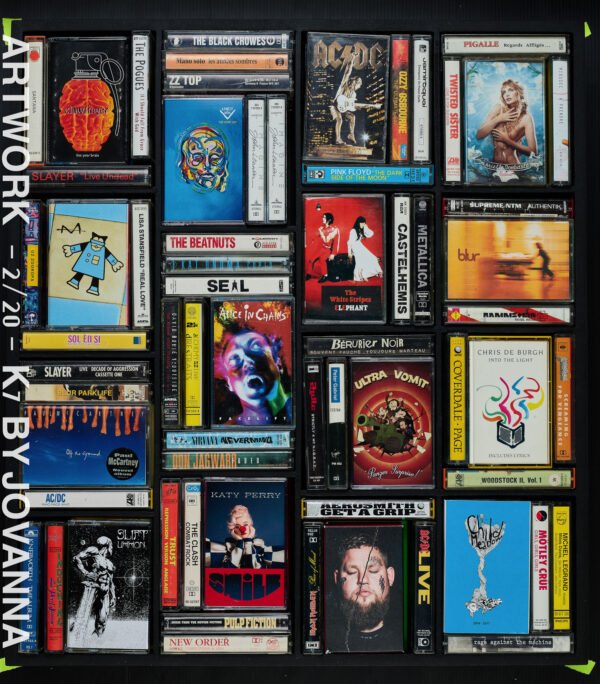 ARTWORK SERIE K7 TAPE - NUM 2 / 20 / OEUVRE DE 49 X 55 CM ENCADRÉE / TARIF TAXES COMPRISES DONT  20% DE TVA EN FRANCE / 5.5% EN EUROPE / TARIF NET POUR LES PAYS HORS C.E.E ( EUROPE )