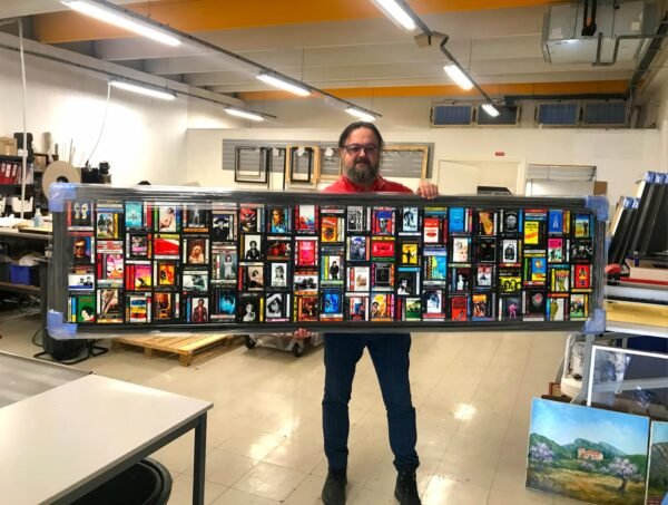 ARTWORK PERSONNALISÉ :    5 TABLEAUX CHOISIS PAR LE CLIENT / OEUVRE DE 265 X 65 CM ENCADRÉE / 9900 € DONT 20% DE TVA EN FRANCE / 5.5% EN EUROPE / TARIF NET POUR LES PAYS HORS C.E.E ( EUROPE )